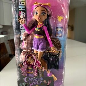 Mattel Clawdeen Wolf Doll with Purple and Gold Outfit